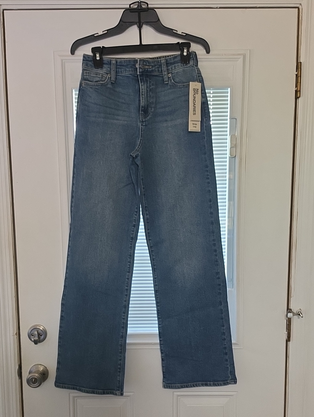 No Boundaries Women's Wide-Leg Jeans - Blue Wash